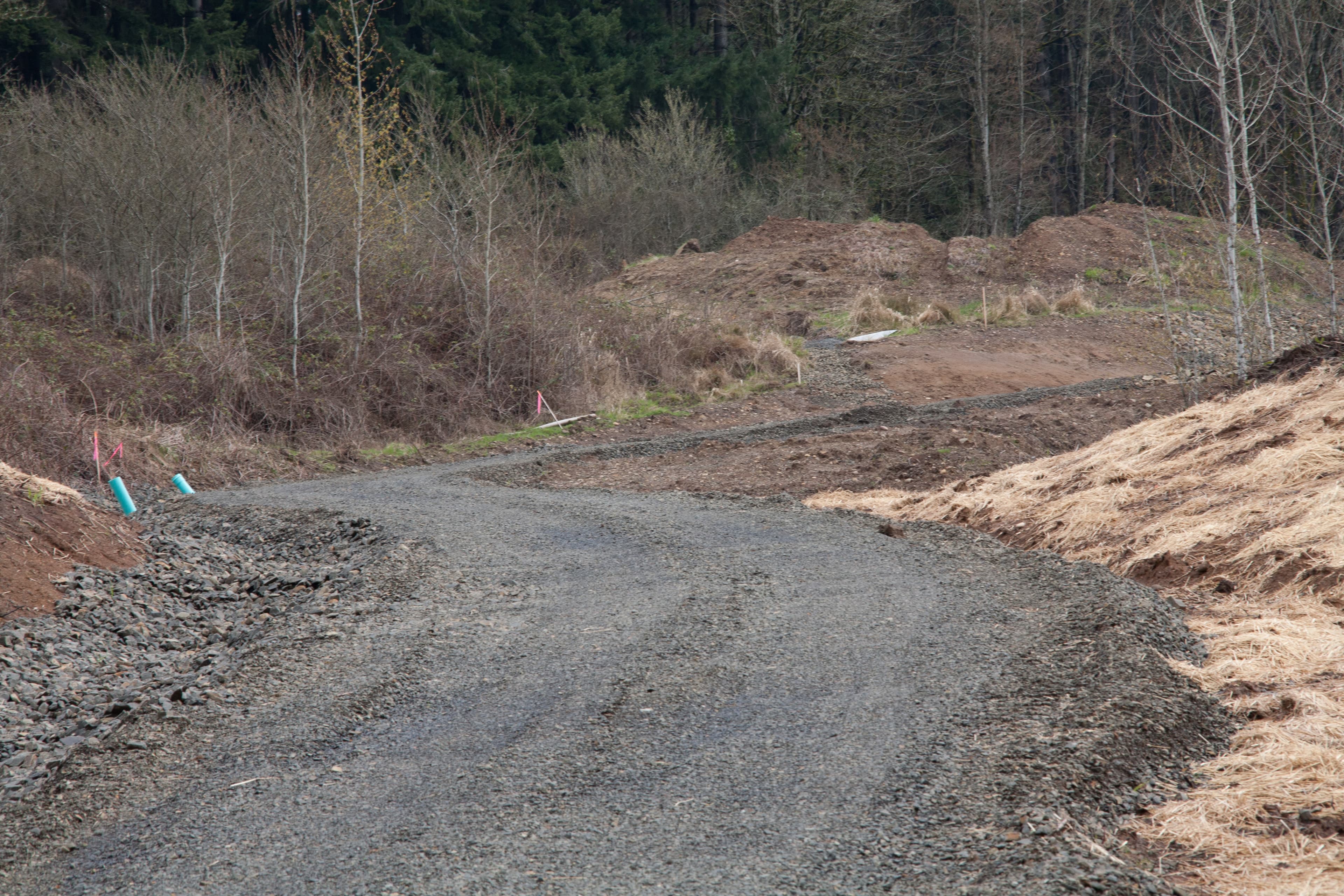 The revised repair plan incorporated the MIRAGRID Miramesh facing to meet aesthetic and performance requirements, allowing the project team to proceed without over-excavation or extended reinforcement lengths